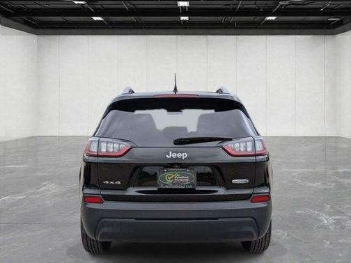 Diamond Black 2019 Jeep Cherokee Latitude Plus