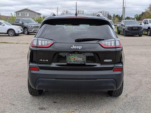 Diamond Black 2019 Jeep Cherokee Latitude Plus