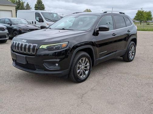 Diamond Black 2019 Jeep Cherokee Latitude Plus
