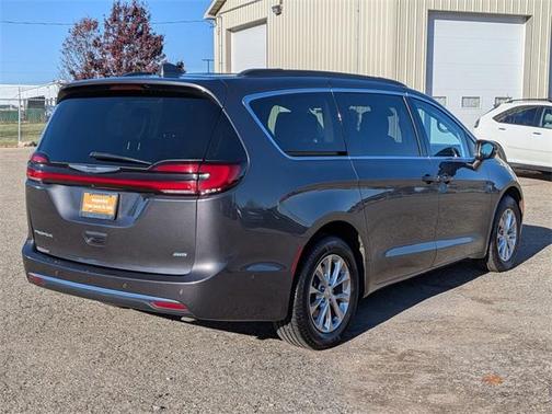 2022 Chrysler Pacifica Touring-L