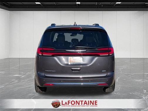 2022 Chrysler Pacifica Touring-L