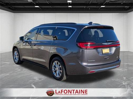 2022 Chrysler Pacifica Touring-L