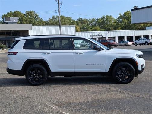 2022 Jeep Grand Cherokee L Laredo