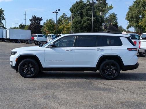 2022 Jeep Grand Cherokee L Laredo