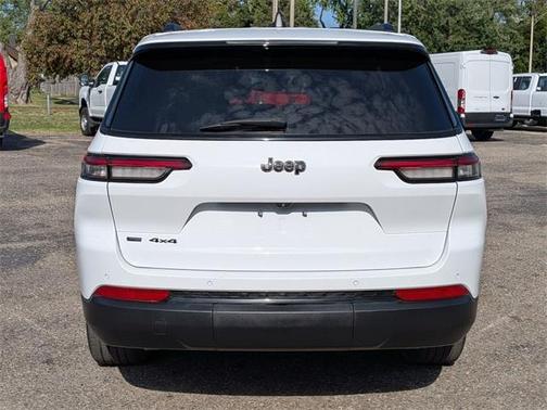 2022 Jeep Grand Cherokee L Laredo