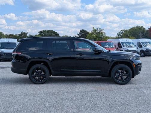 2025 Jeep Grand Cherokee L Laredo