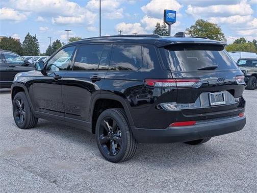 2025 Jeep Grand Cherokee L Laredo