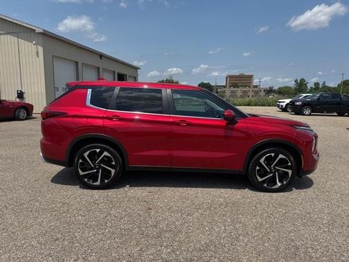 2022 Mitsubishi Outlander SE