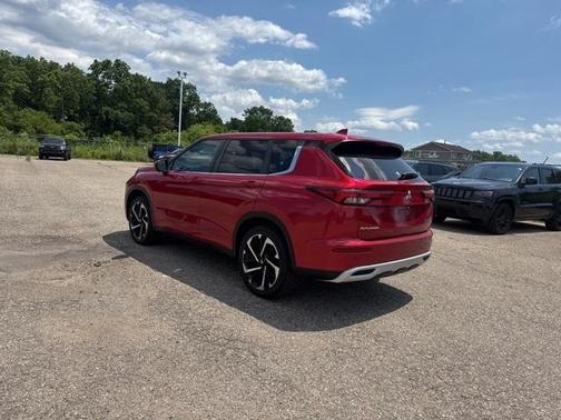 2022 Mitsubishi Outlander SE