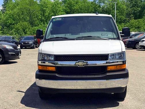 Summit White 2025 Chevrolet Express 3500 LT