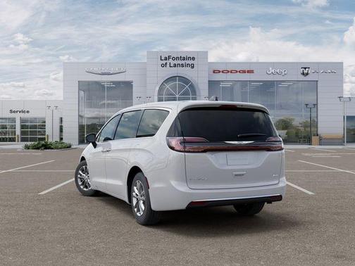 Bright White Clearcoat 2026 Chrysler Pacifica Select