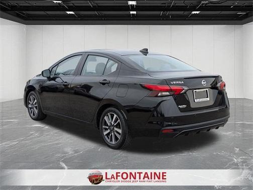 2021 Nissan Versa 1.6 SV