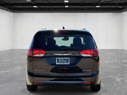 Brilliant Black Crystal Pearlcoat 2020 Chrysler Pacifica Hybrid Limited