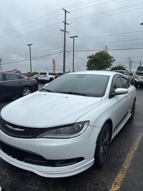 2016 Chrysler 200 S