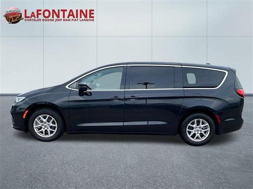2023 Chrysler Pacifica Touring-L