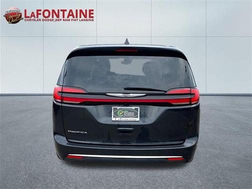 2023 Chrysler Pacifica Touring-L