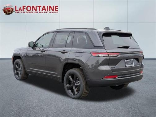 2025 Jeep Grand Cherokee Laredo