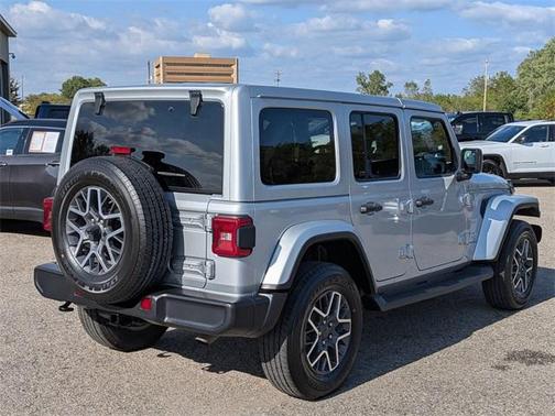 2024 Jeep Wrangler Sahara