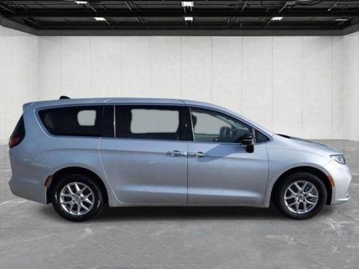 Silver Mist Clearcoat 2024 Chrysler Pacifica Touring-L