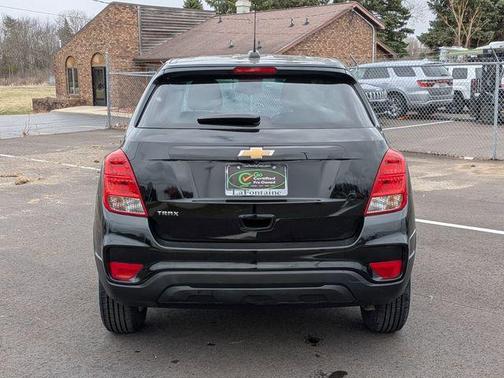 Mosaic Black Metallic 2020 Chevrolet Trax LS