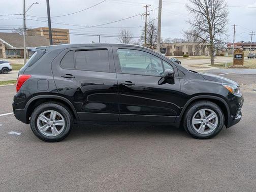 Mosaic Black Metallic 2020 Chevrolet Trax LS