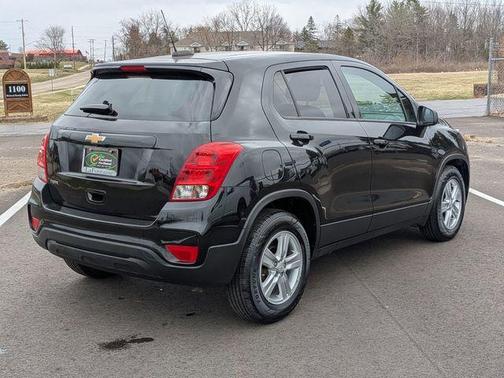 Mosaic Black Metallic 2020 Chevrolet Trax LS