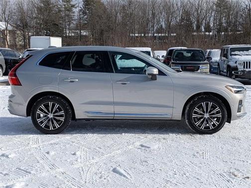 2022 Volvo XC60 B5 Inscription