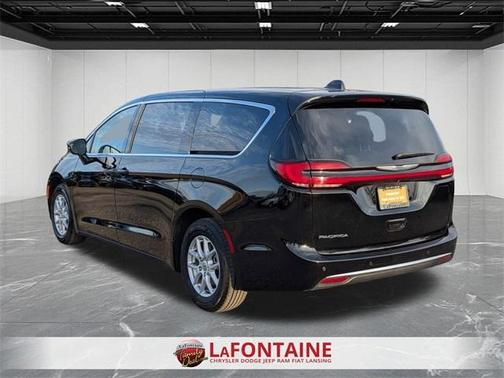 2024 Chrysler Pacifica Touring-L