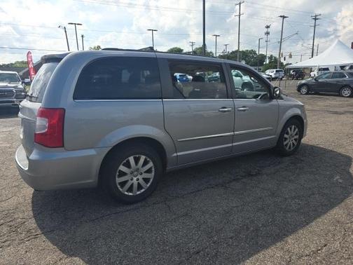2015 Chrysler Town & Country Touring