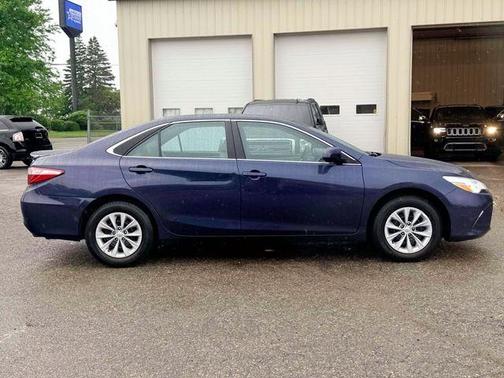 Pearl 2016 Toyota Camry LE