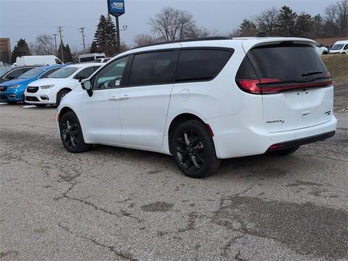 2026 Chrysler Pacifica Limited