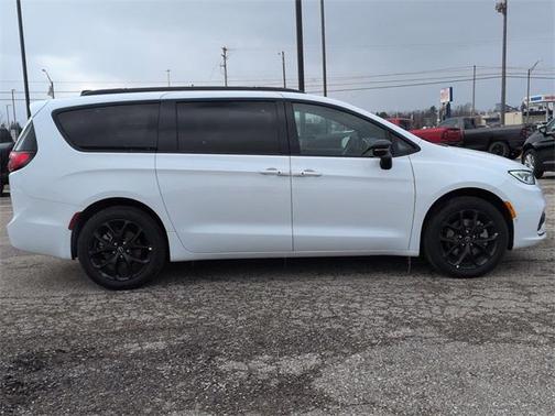 2026 Chrysler Pacifica Limited