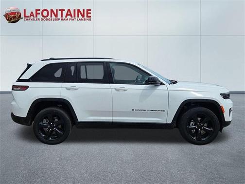 2025 Jeep Grand Cherokee Laredo