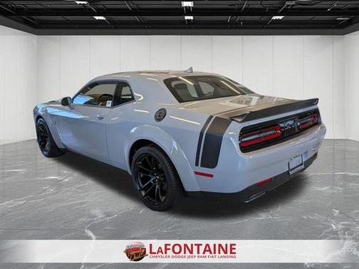 Smoke 2022 Dodge Challenger R/T Scat Pack