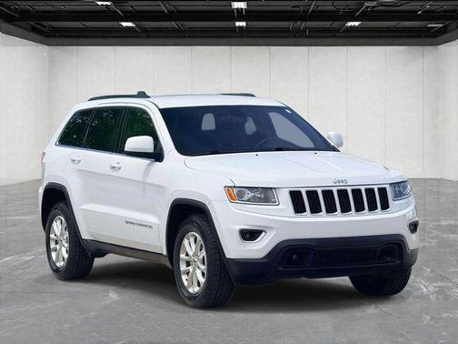 Bright White Clearcoat 2015 Jeep Grand Cherokee Laredo