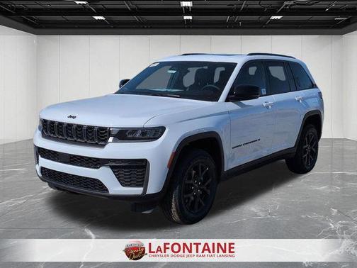 Bright White Clearcoat 2026 Jeep Grand Cherokee Laredo