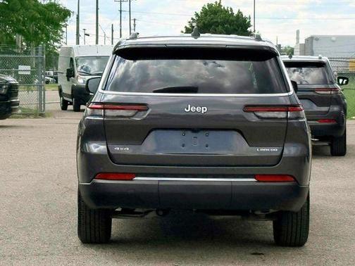 Metallic 2024 Jeep Grand Cherokee L Laredo