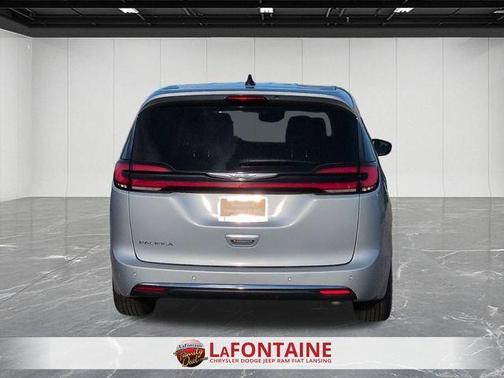 2024 Chrysler Pacifica Touring-L