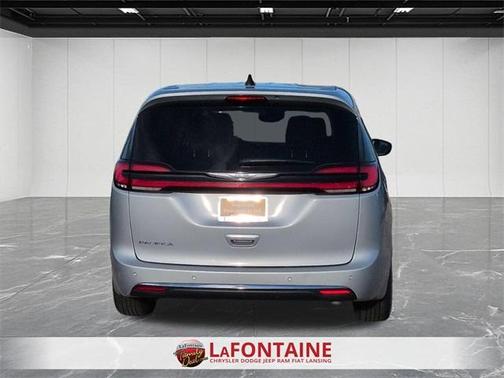 2024 Chrysler Pacifica Touring-L