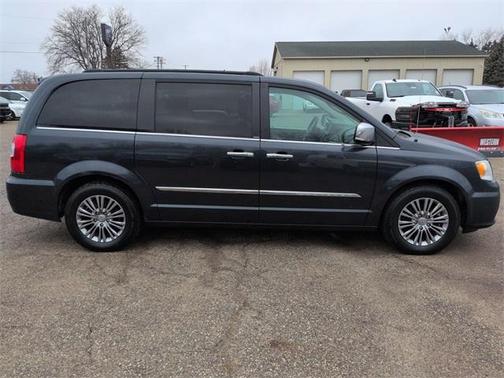 2013 Chrysler Town & Country Touring-L