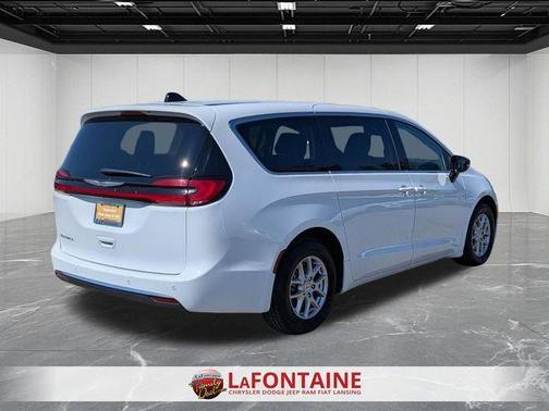 2024 Chrysler Pacifica Touring-L