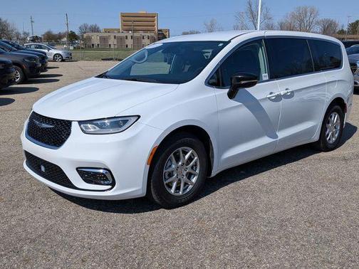 2024 Chrysler Pacifica Touring-L