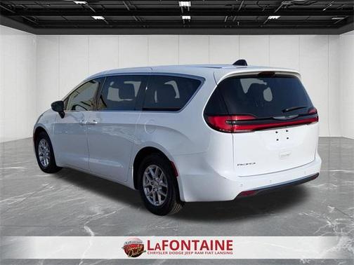2024 Chrysler Pacifica Touring-L