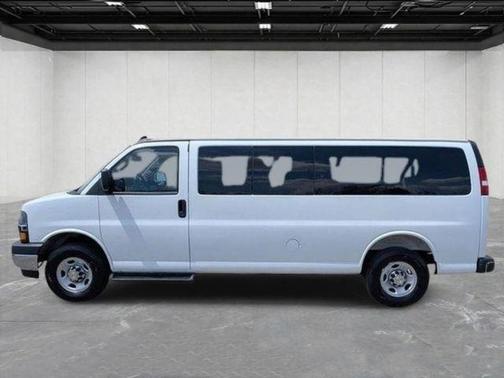 Summit White 2025 Chevrolet Express 3500 LT