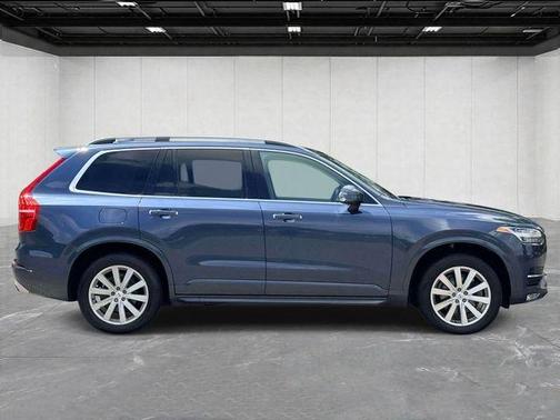 Denim Blue Metallic 2018 Volvo XC90 T6 Momentum