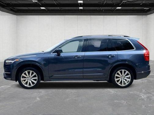 Denim Blue Metallic 2018 Volvo XC90 T6 Momentum