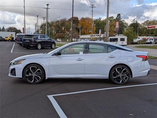 2023 Nissan Altima 2.5 SR