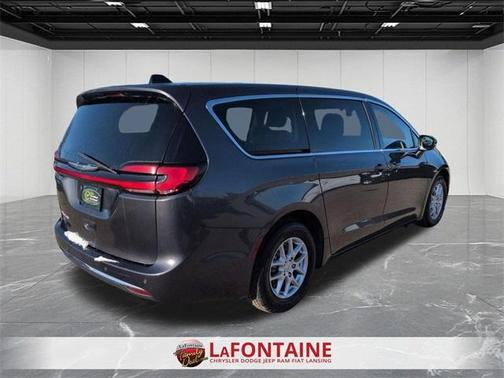 2023 Chrysler Pacifica Touring-L