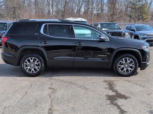 2023 GMC Acadia SLT