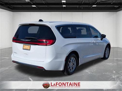2024 Chrysler Pacifica Touring-L